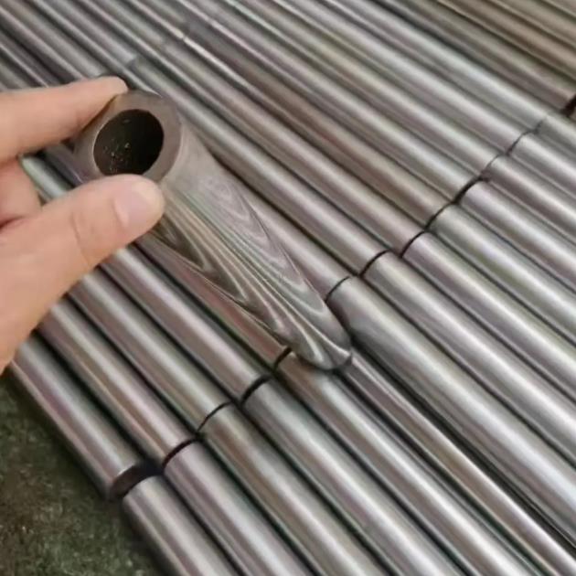 山東精密無(wú)縫鋼管定尺銷售